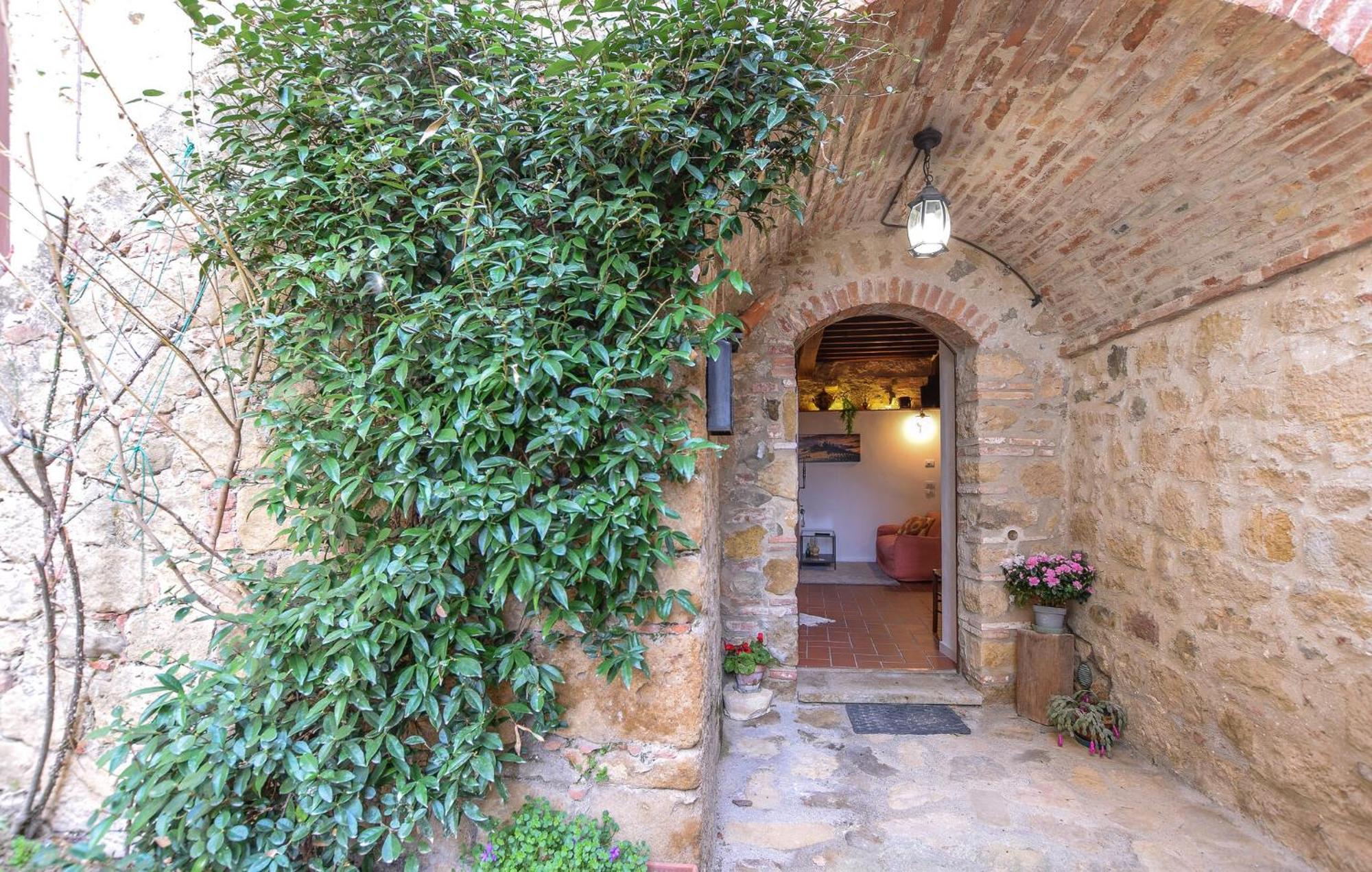 Cozy Apartment In Monticchiello With Wi-Fi Екстер'єр фото
