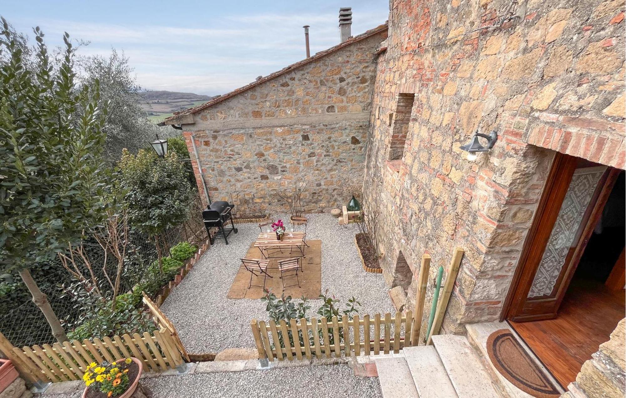 Cozy Apartment In Monticchiello With Wi-Fi Екстер'єр фото
